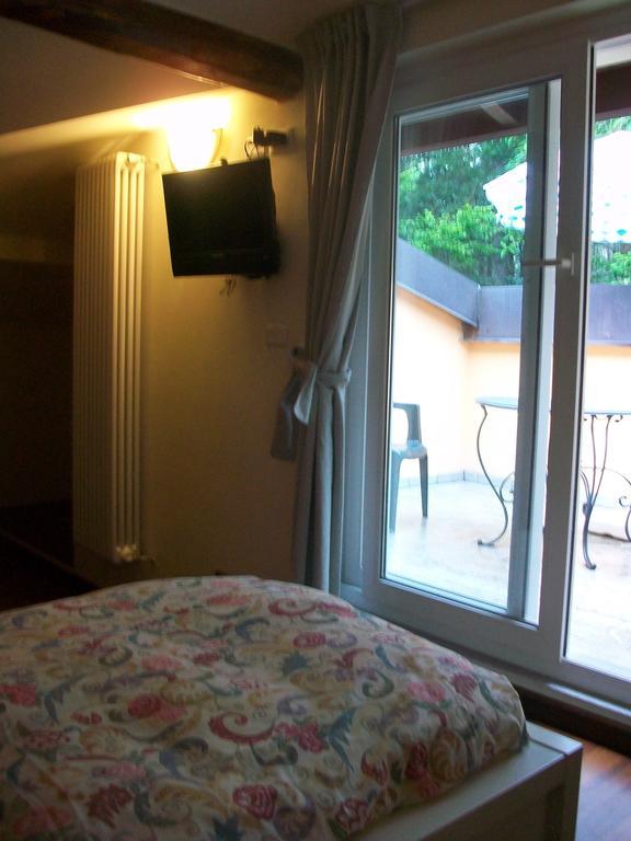 B&B L'Albero Maestro Orsenigo Værelse billede